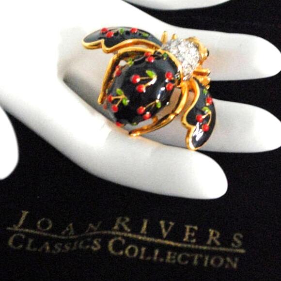 VTG Joan Rivers Pave Crystal CHERRIES BEE PIN Brooch Black Red Gold Cherry Fruit - Picture 5 of 5